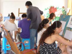 to become artist！ 【 美美手绘墙培训高级班 】 报名有什么要求: 有一定的美术基础即可 培训时间：1个月 招生对象： 各行业美术爱好者 招生范围： 全国 开设课程： 天顶壁画绘制技巧