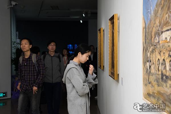 北京大学彭锋教授任策展人