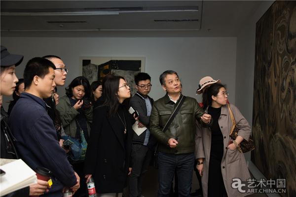 北京大学彭锋教授任策展人