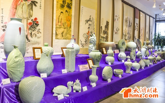 “一带一路”宜兴刀笔陶瓷艺术作品展在中国戏码头举行