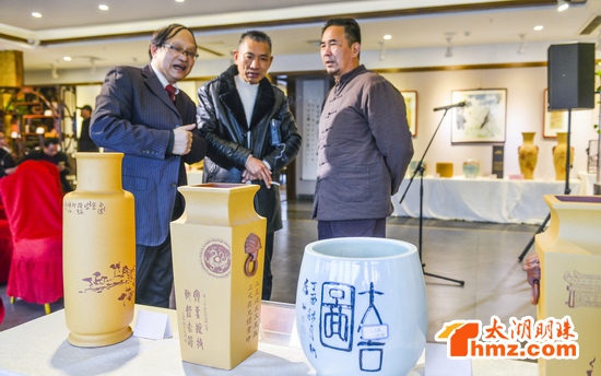 “一带一路”宜兴刀笔陶瓷艺术作品展在中国戏码头举行