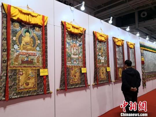 百余幅经典唐卡亮相兰州艺博会 展藏族独特艺术风格