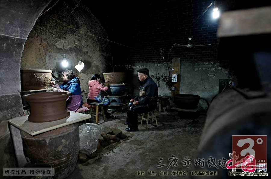 除了采集黏土、水洗淘练在窑口之外