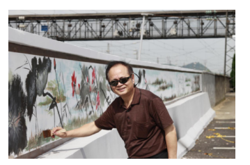 高温下的铁路“墙绘艺术家”