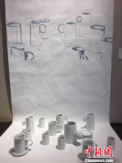 10日起，“OPEN WORK”(“开放作业”)国际陶瓷艺术展在南京浦口区的南京W艺术空间举办。图为创意摆件。　朱晓颖 摄