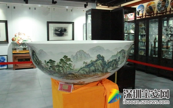 在本次展览的展品中有世界最大的薄胎陶瓷碗