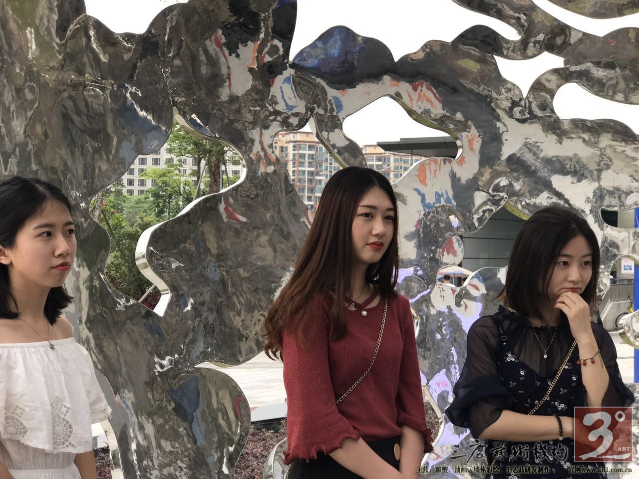 福海信息港与著名雕塑家卓军创作深圳福文化艺术2