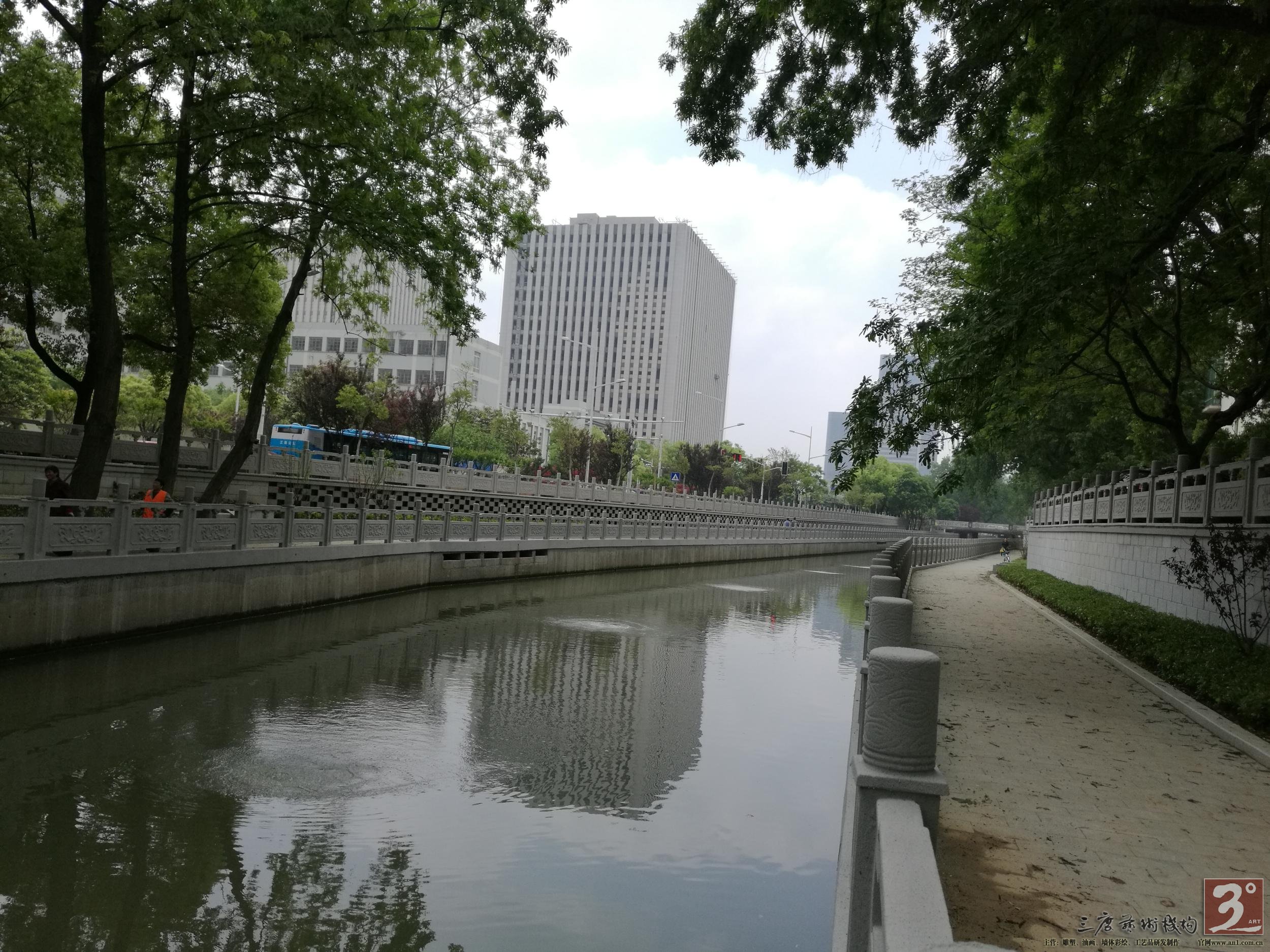 内秦淮河东段是洞穿城市核心区的“水动脉”