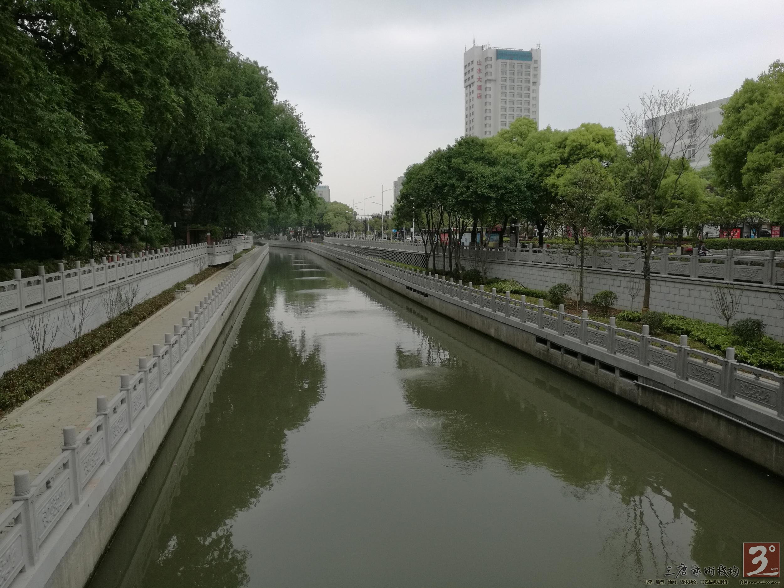 内秦淮河东段是洞穿城市核心区的“水动脉”
