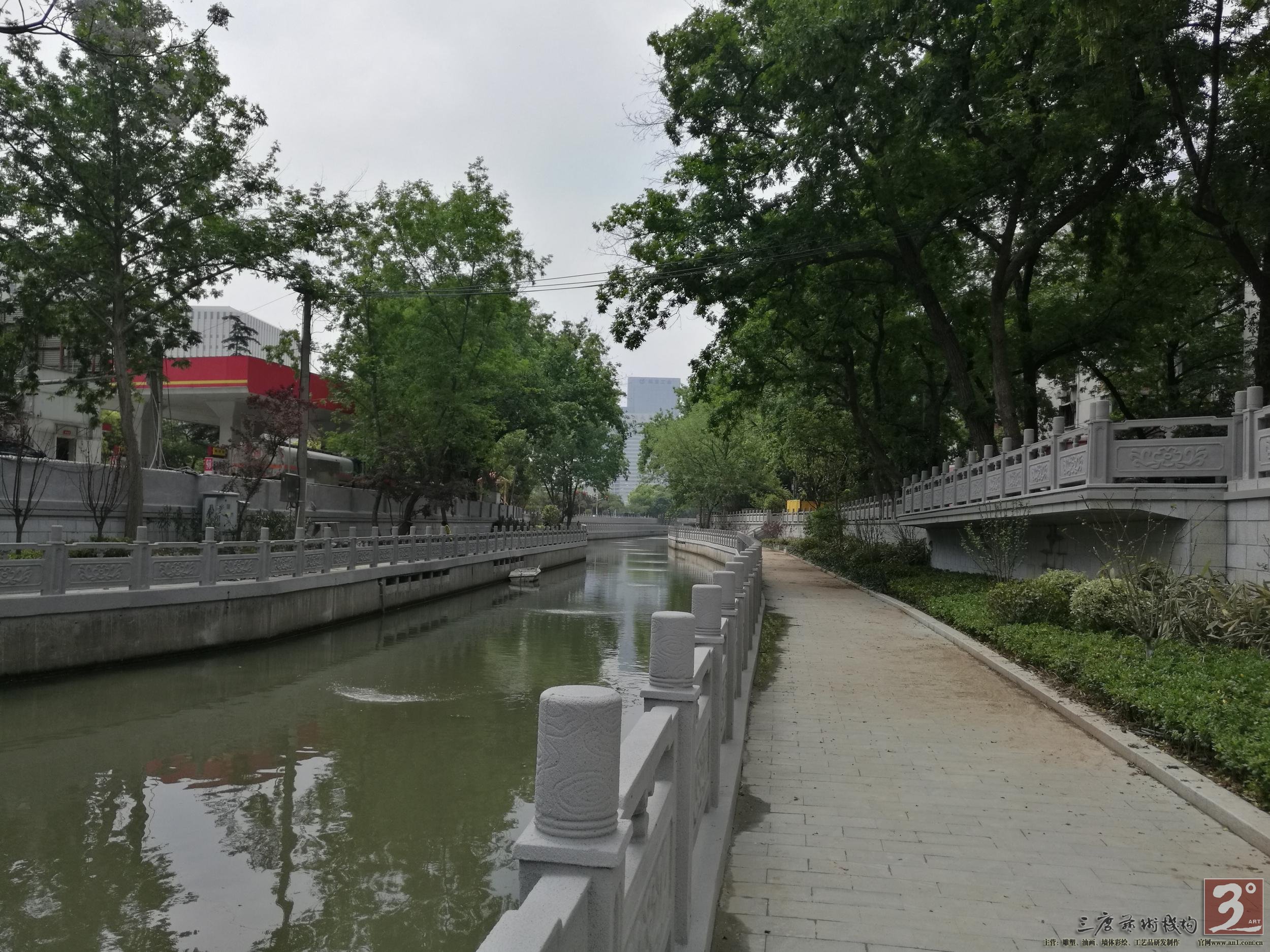  内秦淮河东段是洞穿城市核心区的“水动脉”