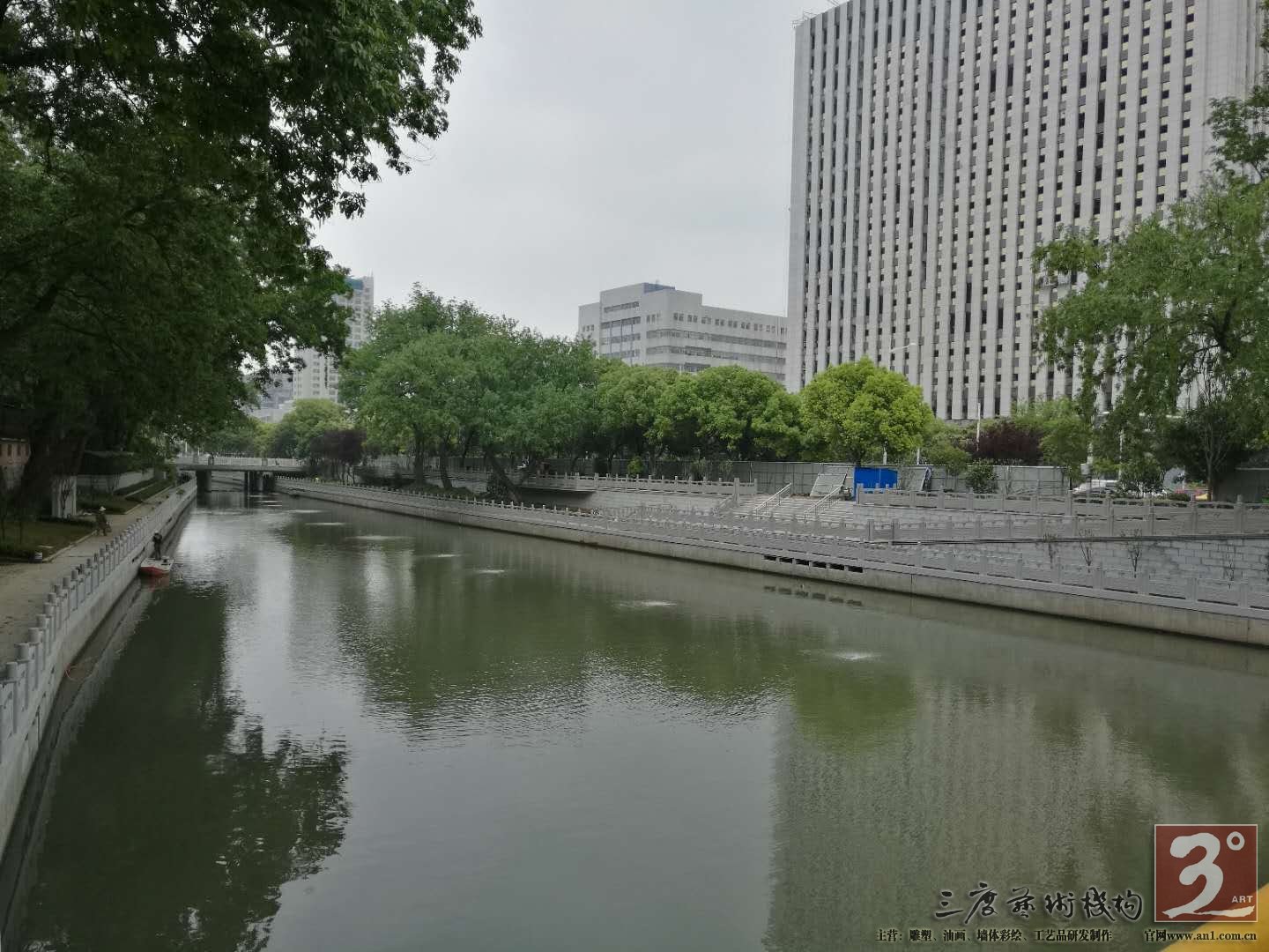  内秦淮河东段是洞穿城市核心区的“水动脉”