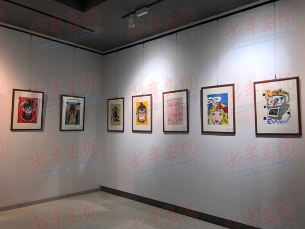 本次画展所得收入将全部用于为青岛索斯兰学校跨区域教育合作友好学校——平度市兰底小学购买原版英文绘本