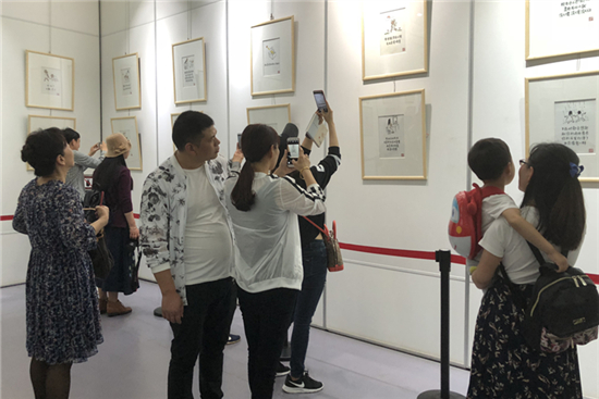 知名画家小林武汉公益画展《等一朵花开》在黄鹤楼公园白云阁美术馆展出