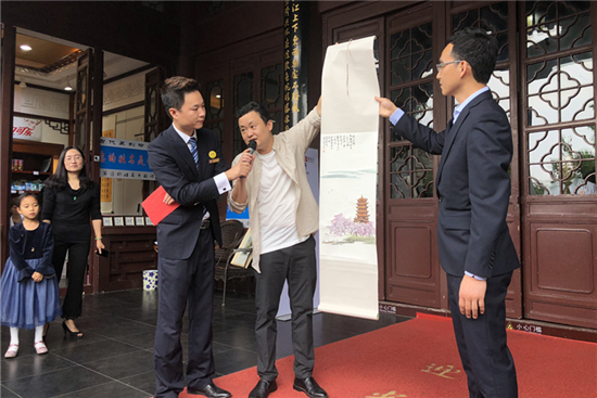 知名画家小林武汉公益画展《等一朵花开》在黄鹤楼公园白云阁美术馆展出