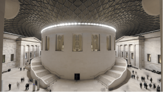 其实画中人眼镜上映射的是19世纪英国动荡社会的影像