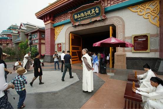 厦门方特旅游区正式与本次台湾团队的组织方签署了合作协议