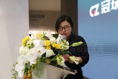  新明珠集团副总裁简润桐致辞 建 E 室内设计网媒体总监祝爽致辞 新明珠集团设计院院长李莹演讲 实力大咖齐聚论道 殷艳明老师演讲主题：设计T台
