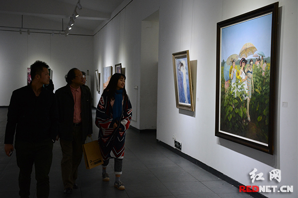  展出作品完整呈现了油画学会理事会成员艺术创造的整体实力