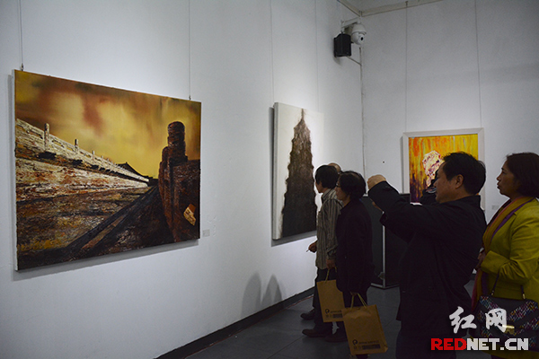  展出作品完整呈现了油画学会理事会成员艺术创造的整体实力