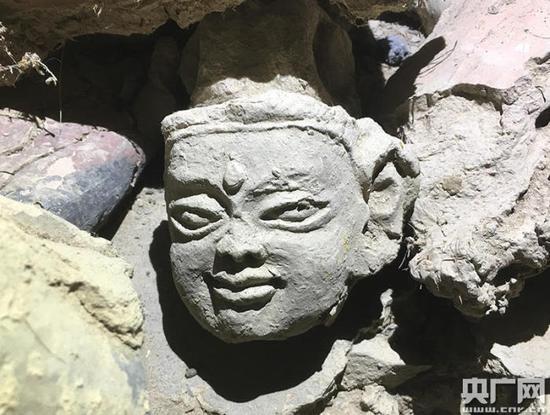 故宫博物院藏传佛教文物研究所所长、研究员罗文华团队