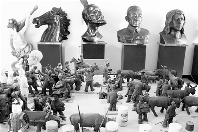 现场做了两个蒙古族男女