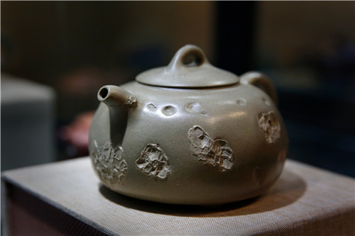 国家级工艺美术师蒋卫兵出席开幕式