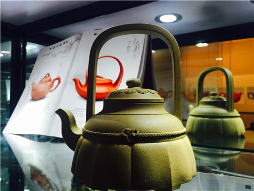 国家级工艺美术师蒋卫兵出席开幕式