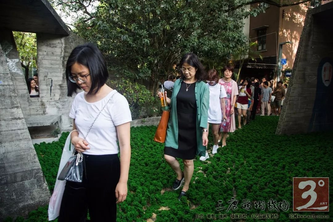 而是相互依存、互为作用的集群