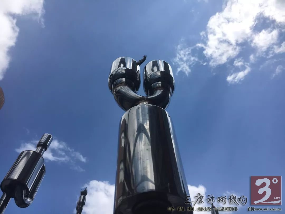 而是相互依存、互为作用的集群
