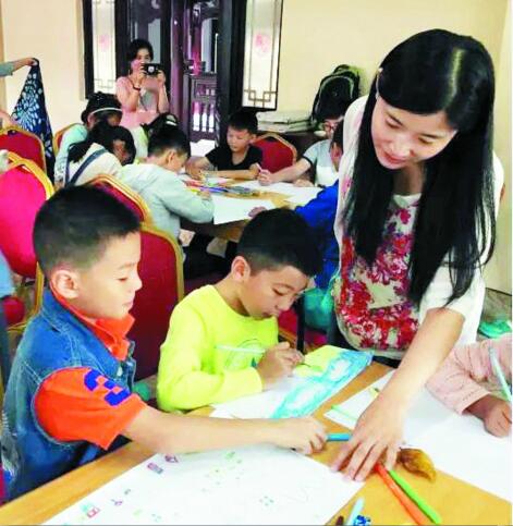 青岛女画家协会公益亲子营