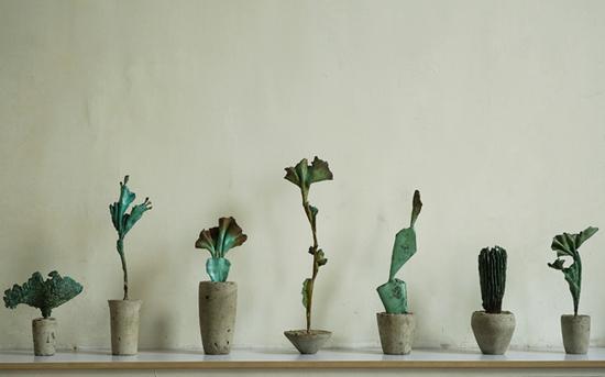 仇媛媛，《阳台》，青铜，2015