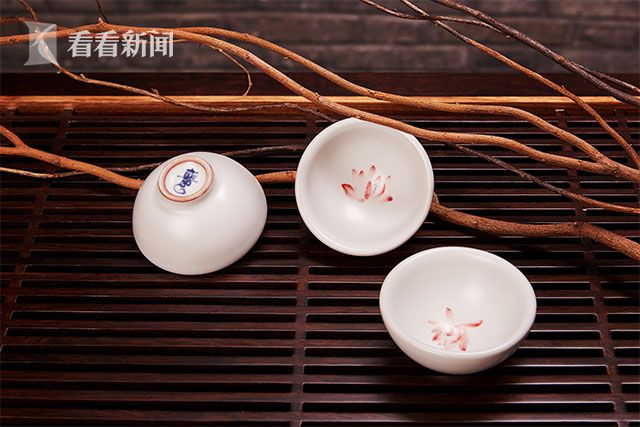 视频｜拉胚制瓷 手捏茶宠：看陶艺师如何还原汝釉瓷的前世今生