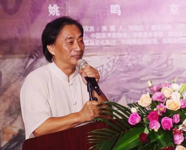 他寻找的是交错空间的意趣