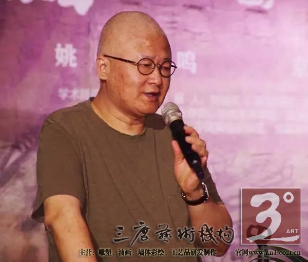 他寻找的是交错空间的意趣