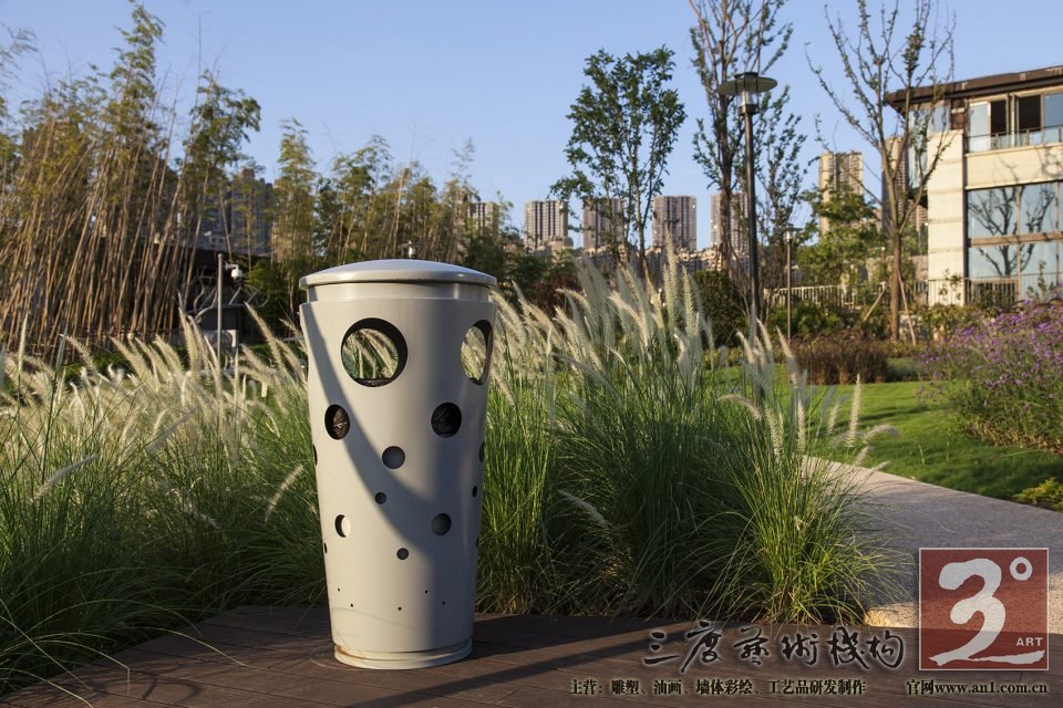  and the completeness of three or four generations living together.Landscaping is often pinned on gorgeous flowers