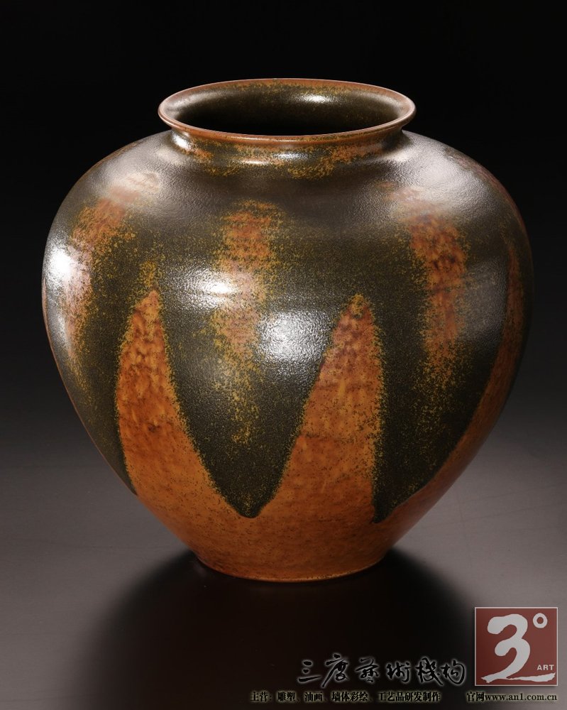 建成后即与陶瓷艺术家高峰联手合作