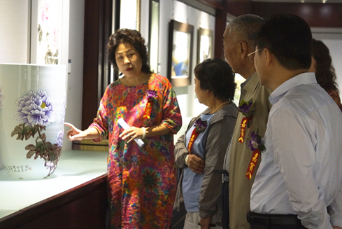 为期10天的“御窑遗风——王隆夫家族陶瓷艺术作品展”在北京国中陶瓷艺术馆圆满落幕