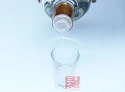 带有“青花瓷”标识的白酒