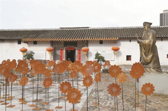 以雕塑、新媒體、場景、圖像、視頻與文獻等多種方式