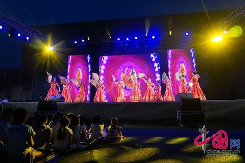 孟夏五月 尽展艺术之花金堂中学外国语实验学校举行艺术活动月综合文艺汇演