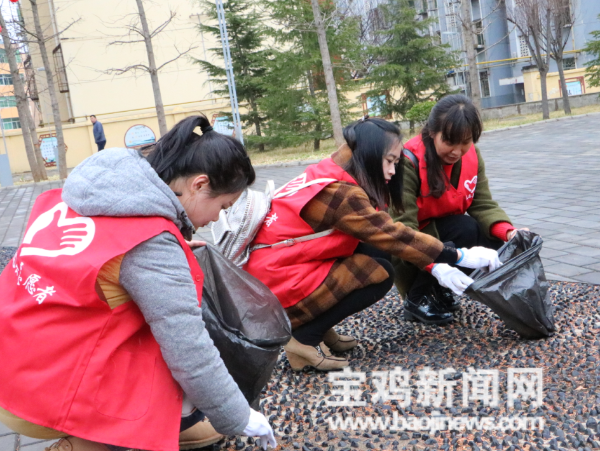 在第55个学雷锋纪念日到来之际