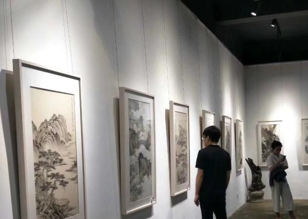 对克孜尔石窟进行了系统的整理、记录