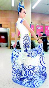 地大“青花瓷”登央视 系该校学生原创设计